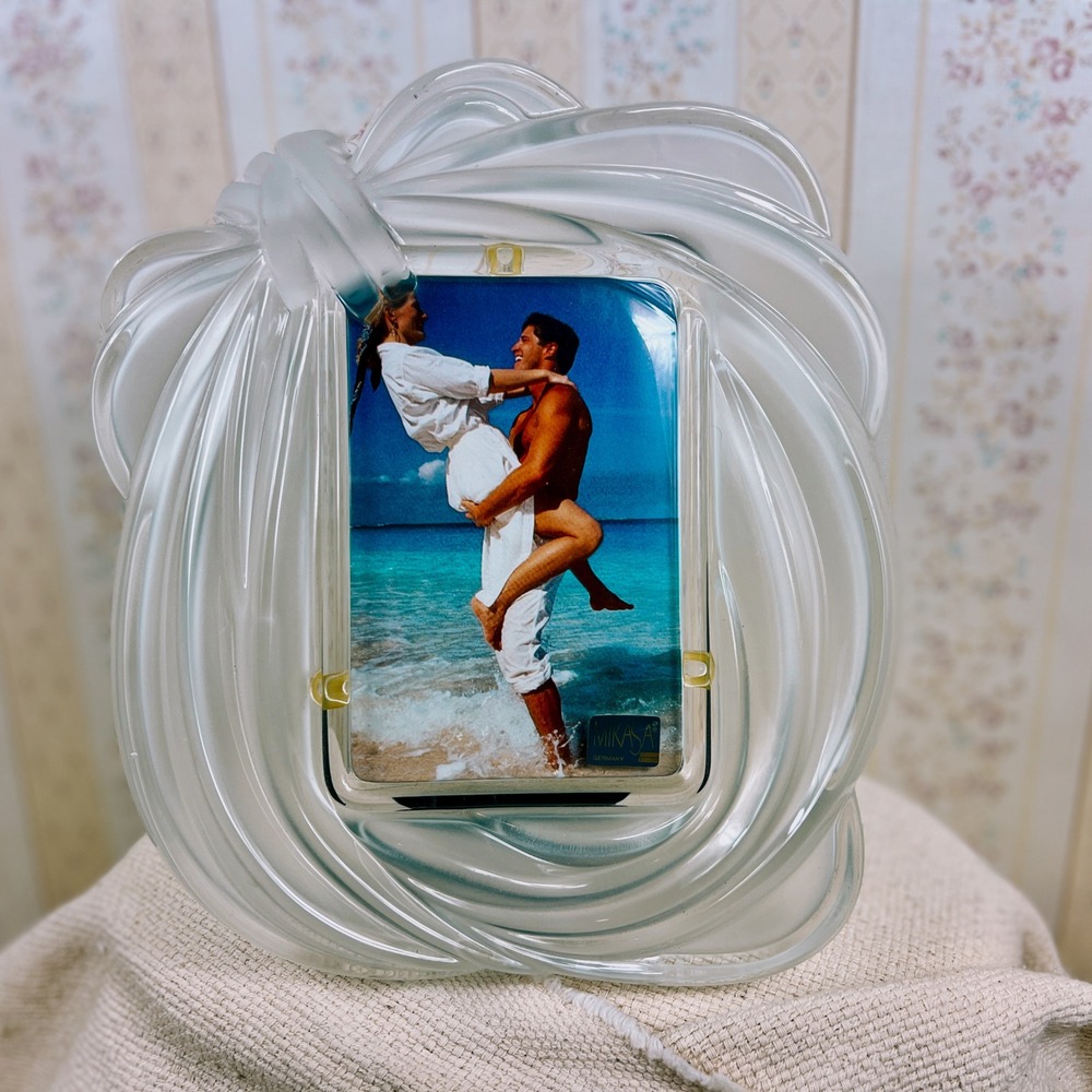Mikasa Love Knot Crystal Glass Picture Frame 4x6 Clear Frosted Bow Germany